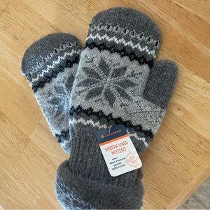 NWT Sherpa Mittens